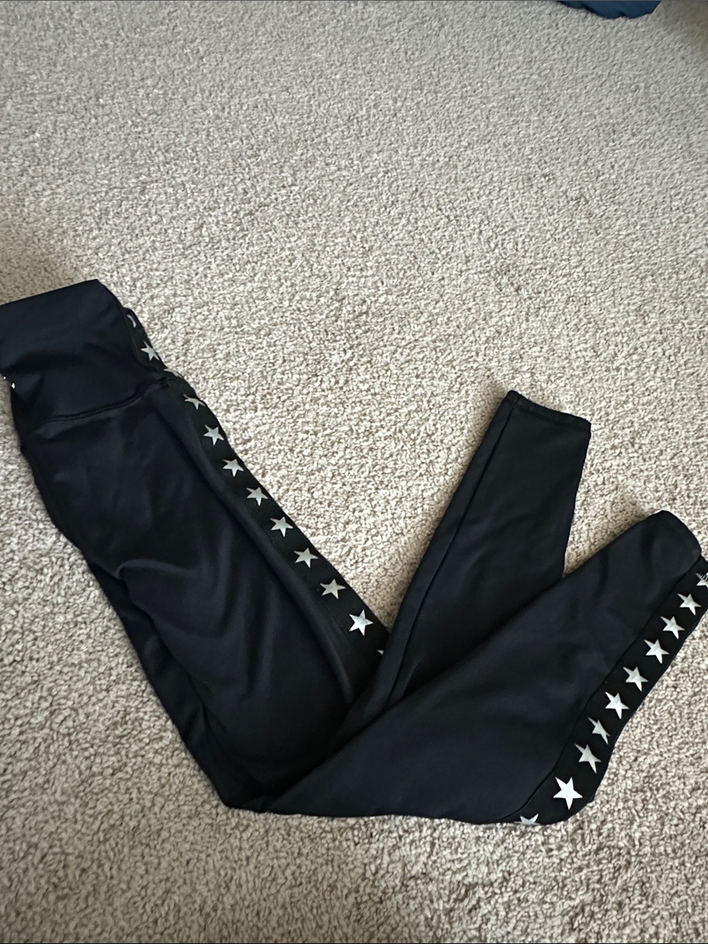 Strut! This Black Star-Trim Athletic Leggings